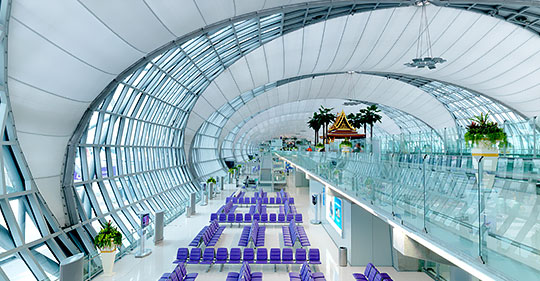 Køb flybilletter med Thai Airways og flyv til Suvarnabhumi lufthavnen.