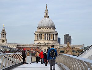 Hvornår er det bedst at besøge London? - Millenium bridge