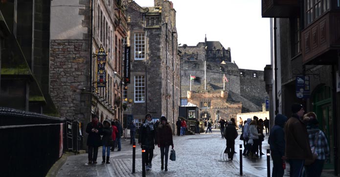 Storbyferie i Edinburgh – Her er de bedste tips og tilbud