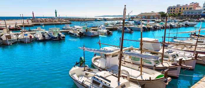 Cala Bona – fredelig by på Mallorca med egen havn